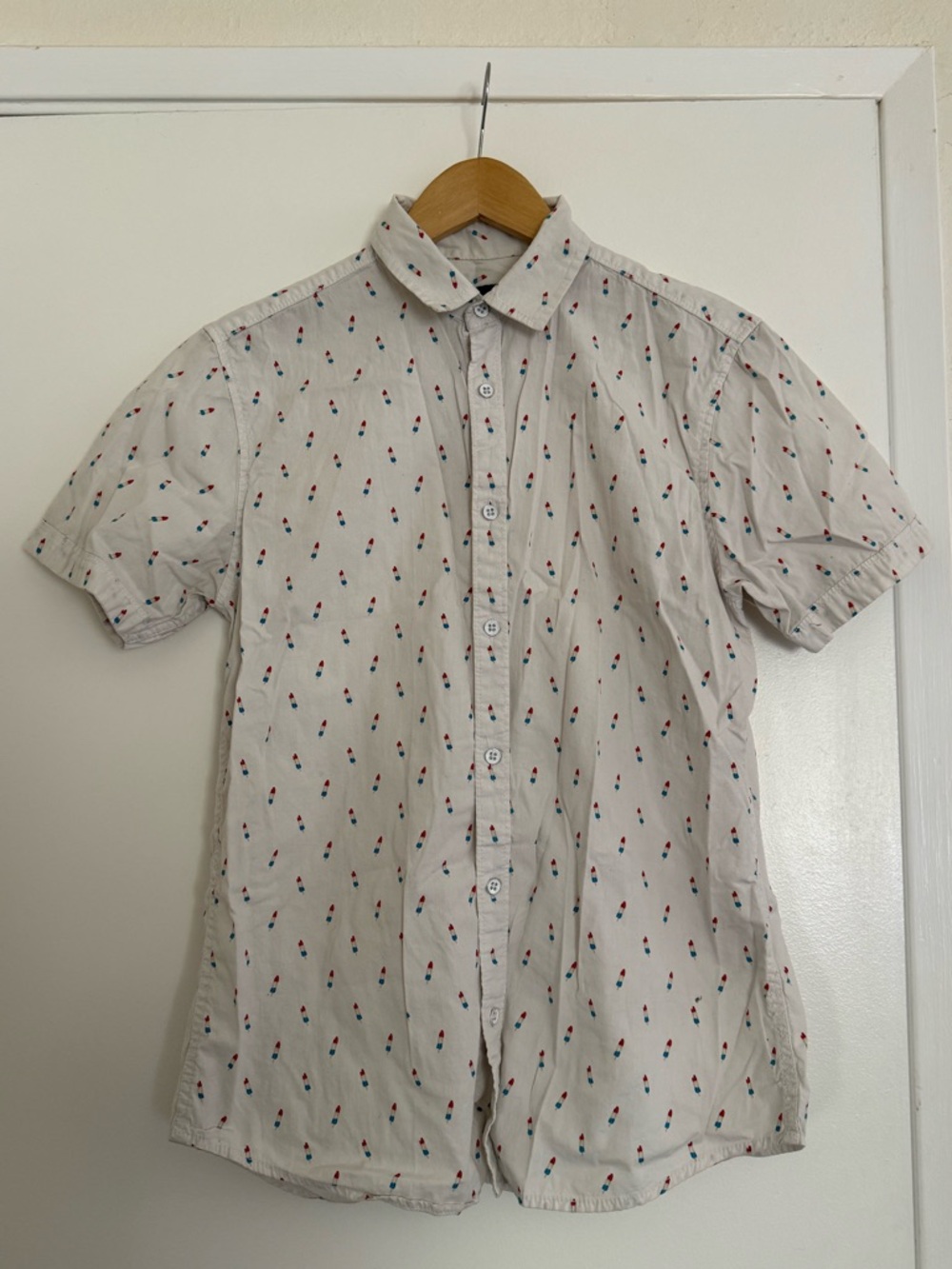 Men's Short-Sleeve Button-Up Shirt - Cream with Red & Blue Bomb Pop Print